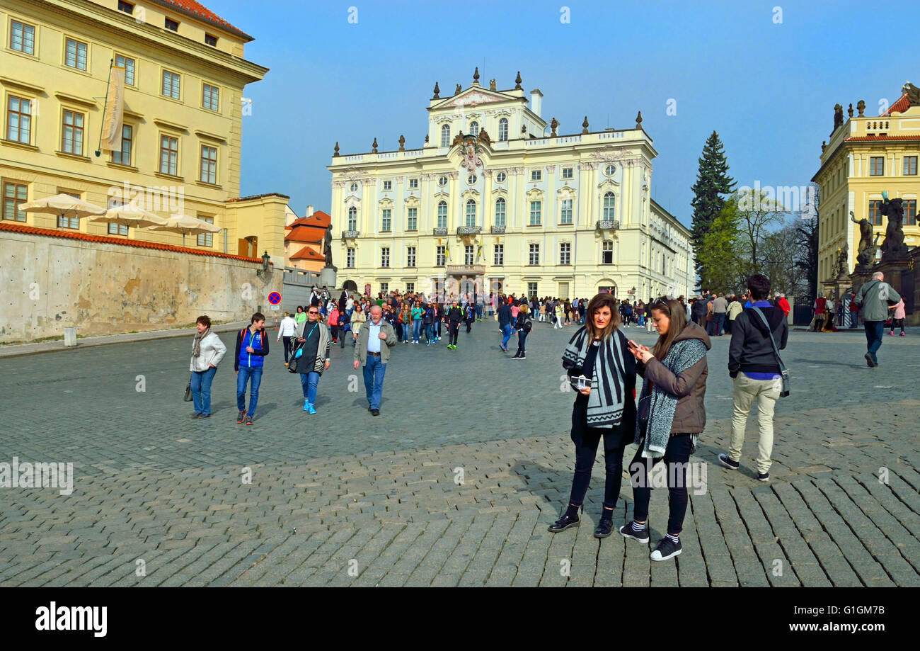 Prag, Tschechische Republik. Sternberg-Palast / Šternberský Palác. Teil der National Gallery auf Hradcanske Namesti (Quadrat) Stockfoto