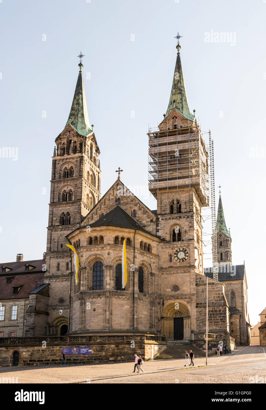 BAMBERG, Deutschland - MAI 6: Touristen am Dom in Bamberg, Deutschland am 6. Mai 2016. Stockfoto