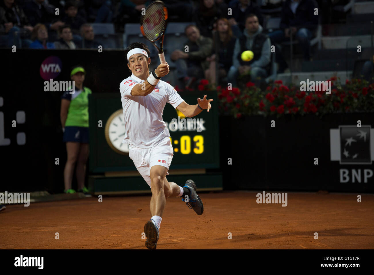 Kei Nishikori spielen Novak Djokovic im Halbfinale Finale in Rom Tennis Nationalspieler auf dem Foro Italico, Rom, Italien Stockfoto