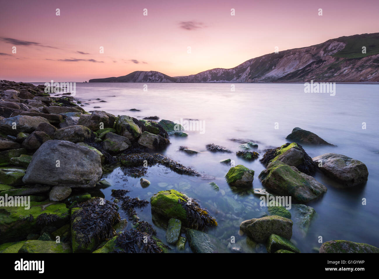 Warbarrow Bay, Dorset, UK 14. Mai 2016 UK Wetter - Sonnenuntergang an der Warbarrow Bucht auf der Jurassic Coast of Dorset - Warbarrow Bay befindet sich im Bereich von Lulworth Armee und hat nur begrenzten Zugang nur für die Öffentlichkeit an den Wochenenden und während der Schulferien - Bild: Graham Hunt/Alamy Live News Stockfoto