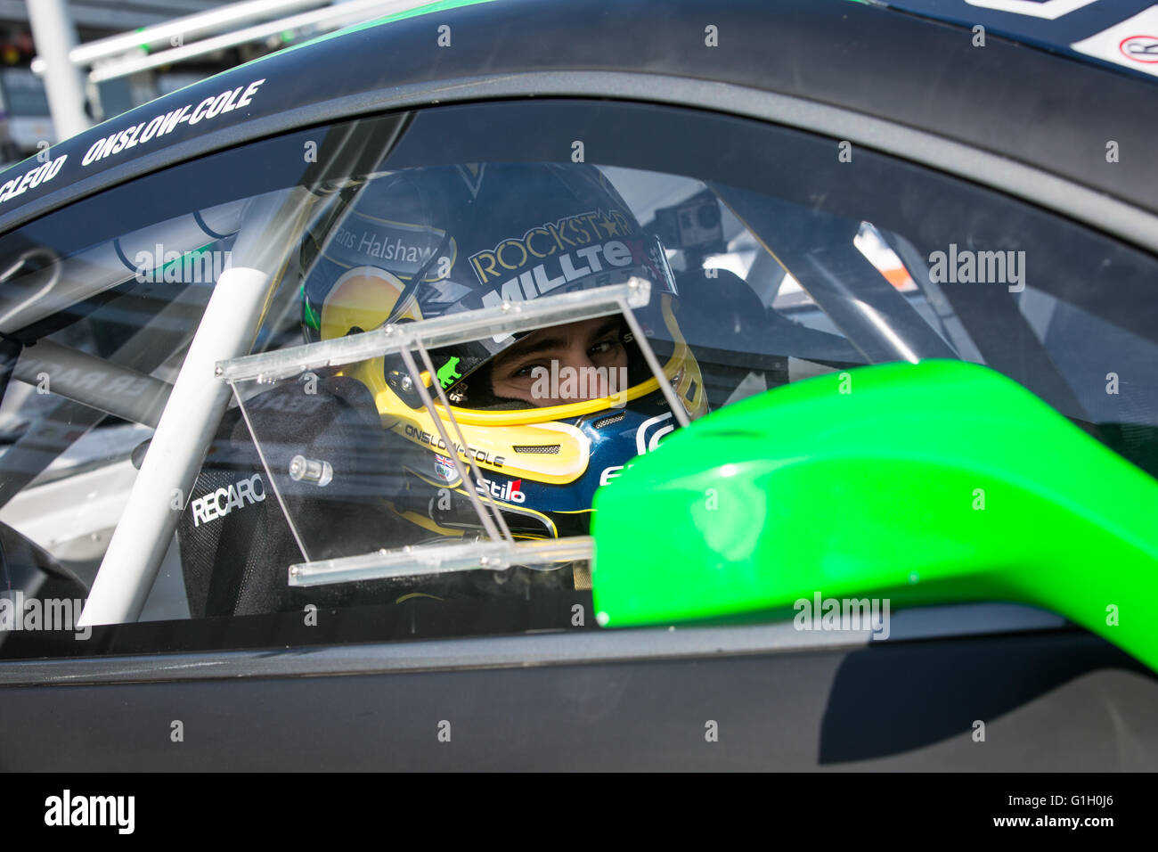 Silverstone im Vereinigten Königreich. 15. Mai 2016. #24 Team Parker Racing Fahrer Tom Onslow Cole in seinem Bentley Continental GT3 Kredit: Steven Reh/Alamy Live News Stockfoto