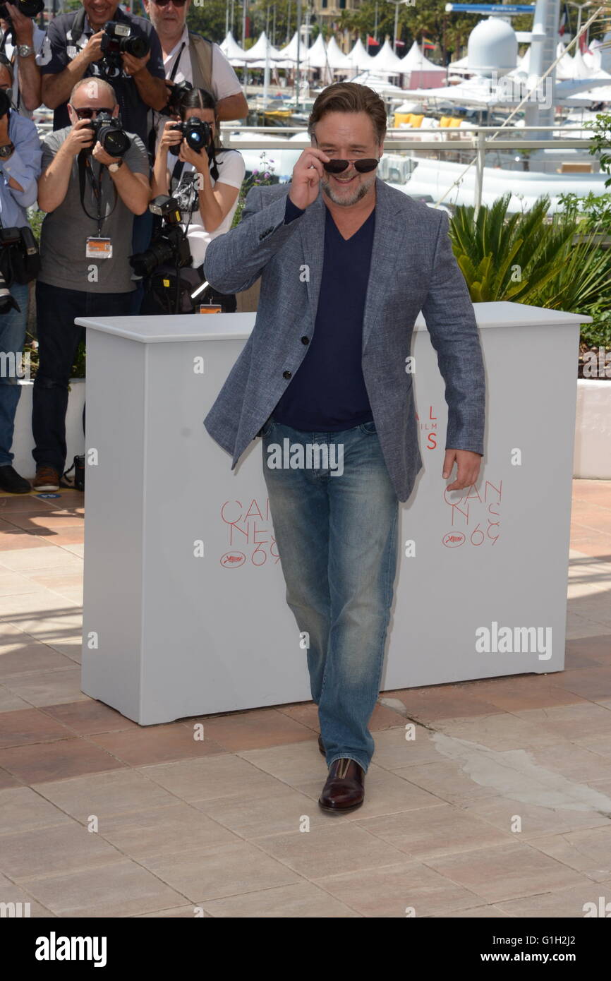 Cannes, Frankreich. 11. Mai 2016. CANNES, Frankreich - 15. Mai: Schauspieler Russell Crowe besucht "The Nice Guys" Fototermin während des 69. jährlichen Cannes Film Festival im Palais des Festivals am 15. Mai 2016 in Cannes, Frankreich. © Friedrich Injimbert/ZUMA Draht/Alamy Live-Nachrichten Stockfoto