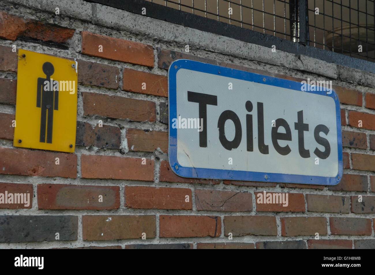 Toilette für Männer öffentliche Zeichen Stockfoto
