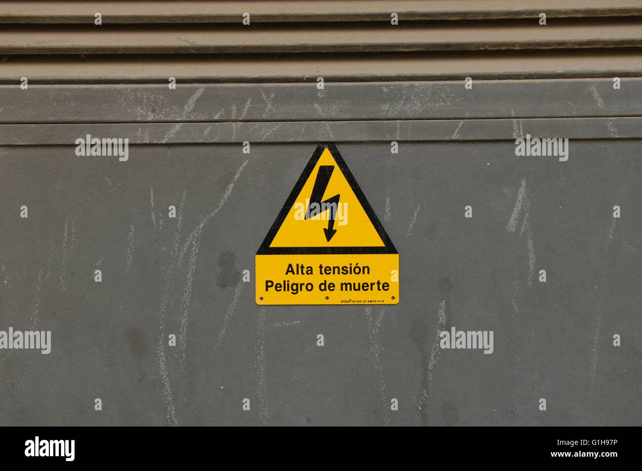 Strom-Box-Warnschild Stockfoto