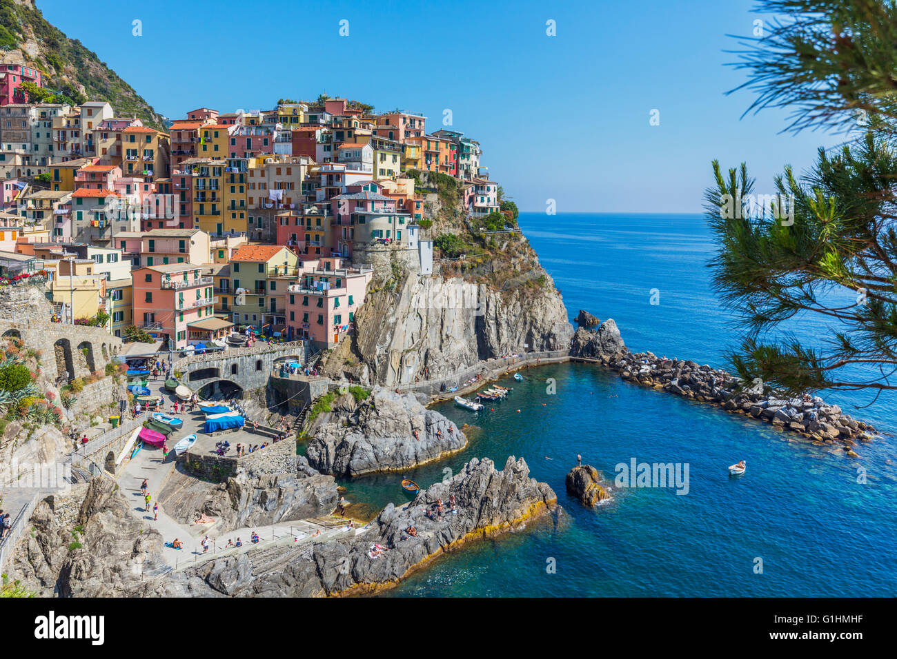 Manarola, La Spezia, Ligurien, Italien. Manarola ist eines der fünf Dörfer der Cinque Terre oder Manarola, La Spezia, Ligurien, Italien. Manarola ist eines der fünf Dörfer der Cinque Terre oder
