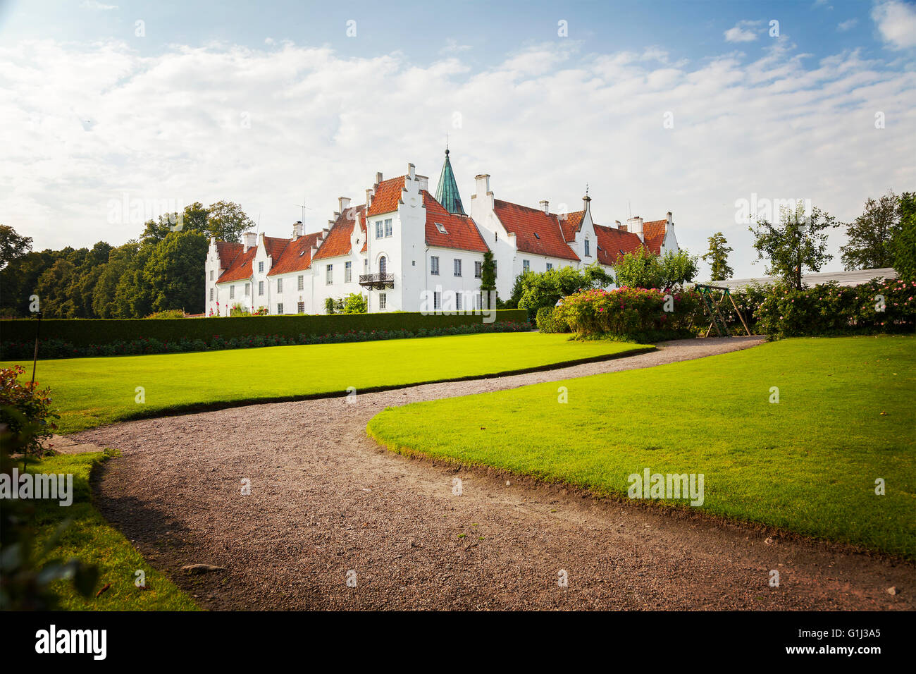 Bild des historischen Klosters Bosjokloster, Schweden. Beliebtes Touristenziel. Stockfoto