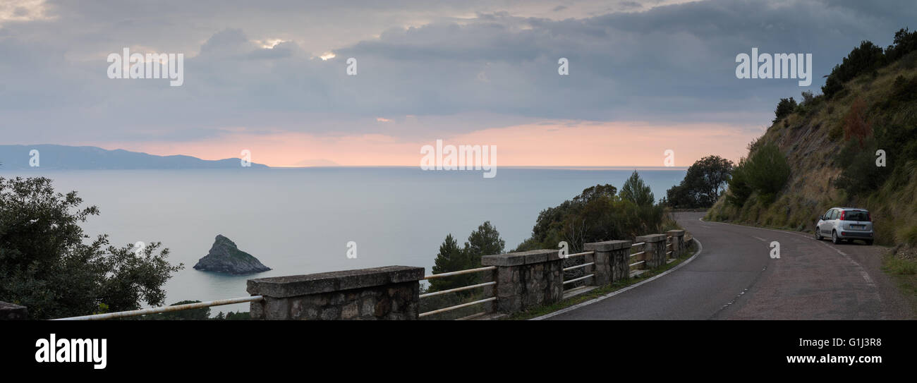 Insel Giglio bei Sonnenuntergang, Blick vom Argentario Insel, Toskana, Italien, Europa Stockfoto