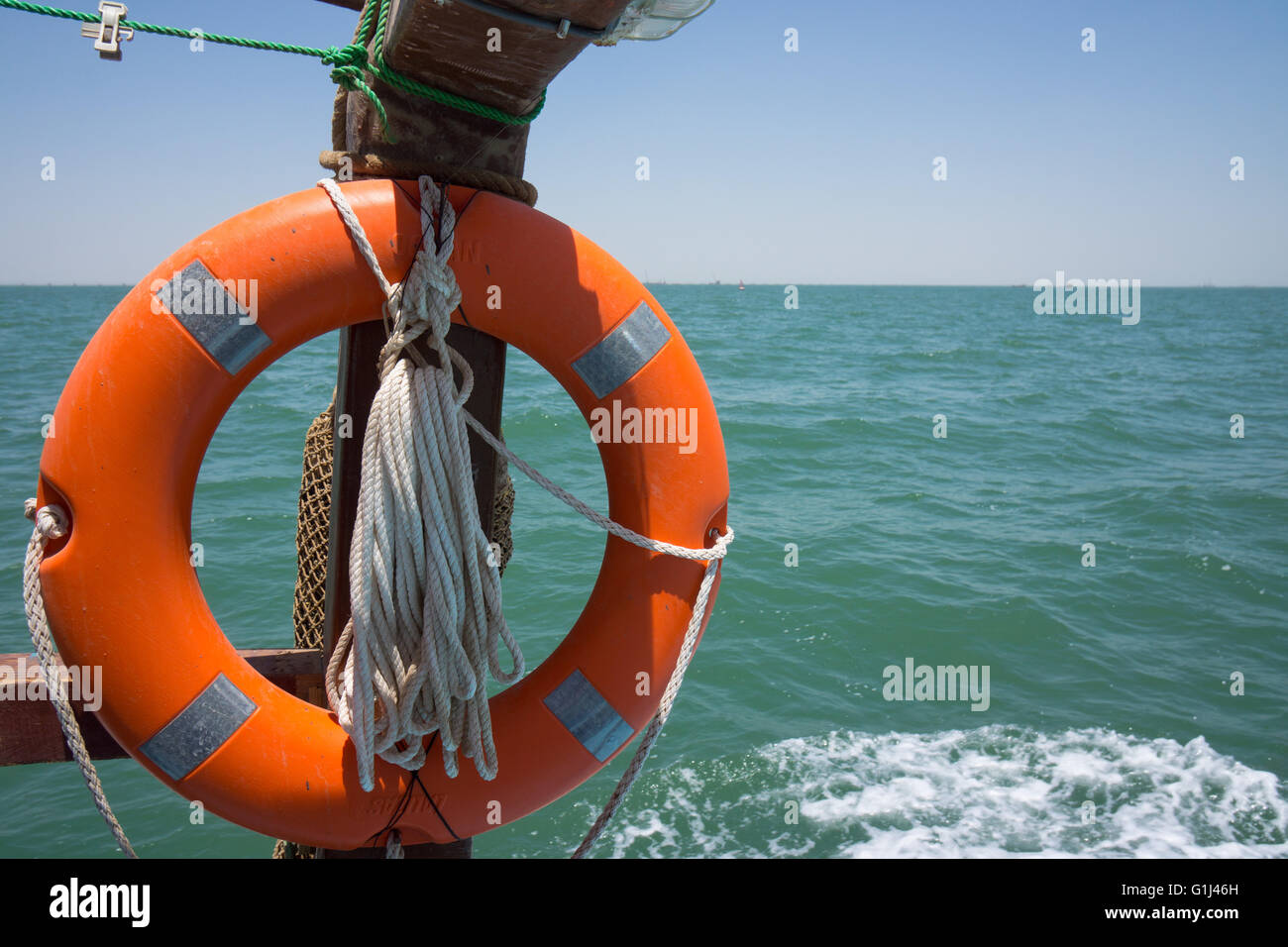 Rettungsring auf einem Boot Stockfoto