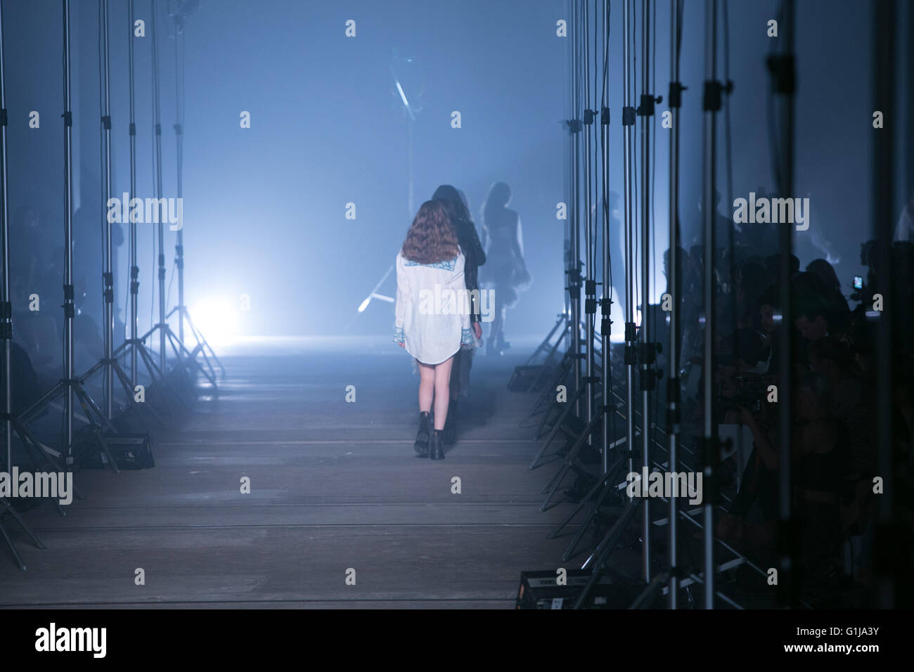 Sydney, Australien. 16. Mai 2016. Models auf dem Laufsteg für australische Designer Aje Resort-Kollektionen. © model10/Alamy Live Ne Stockfoto