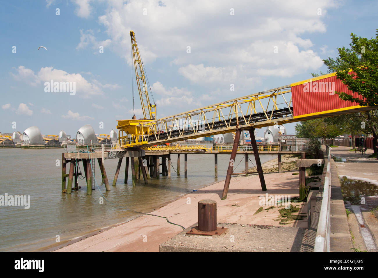 Industriegebiet an der Themse in Woolwich, London Stockfoto