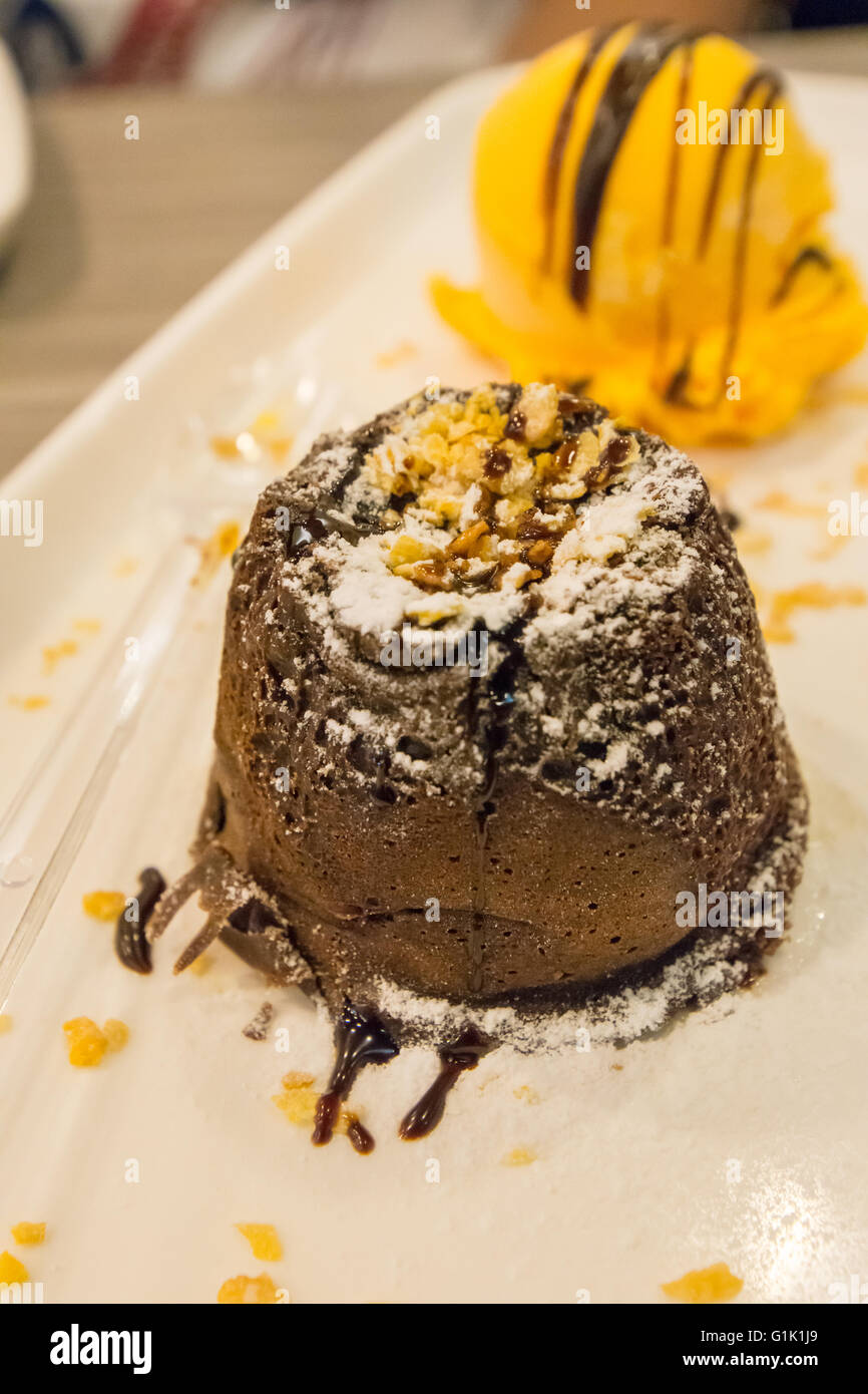 Eis und Obst dessert Stockfoto