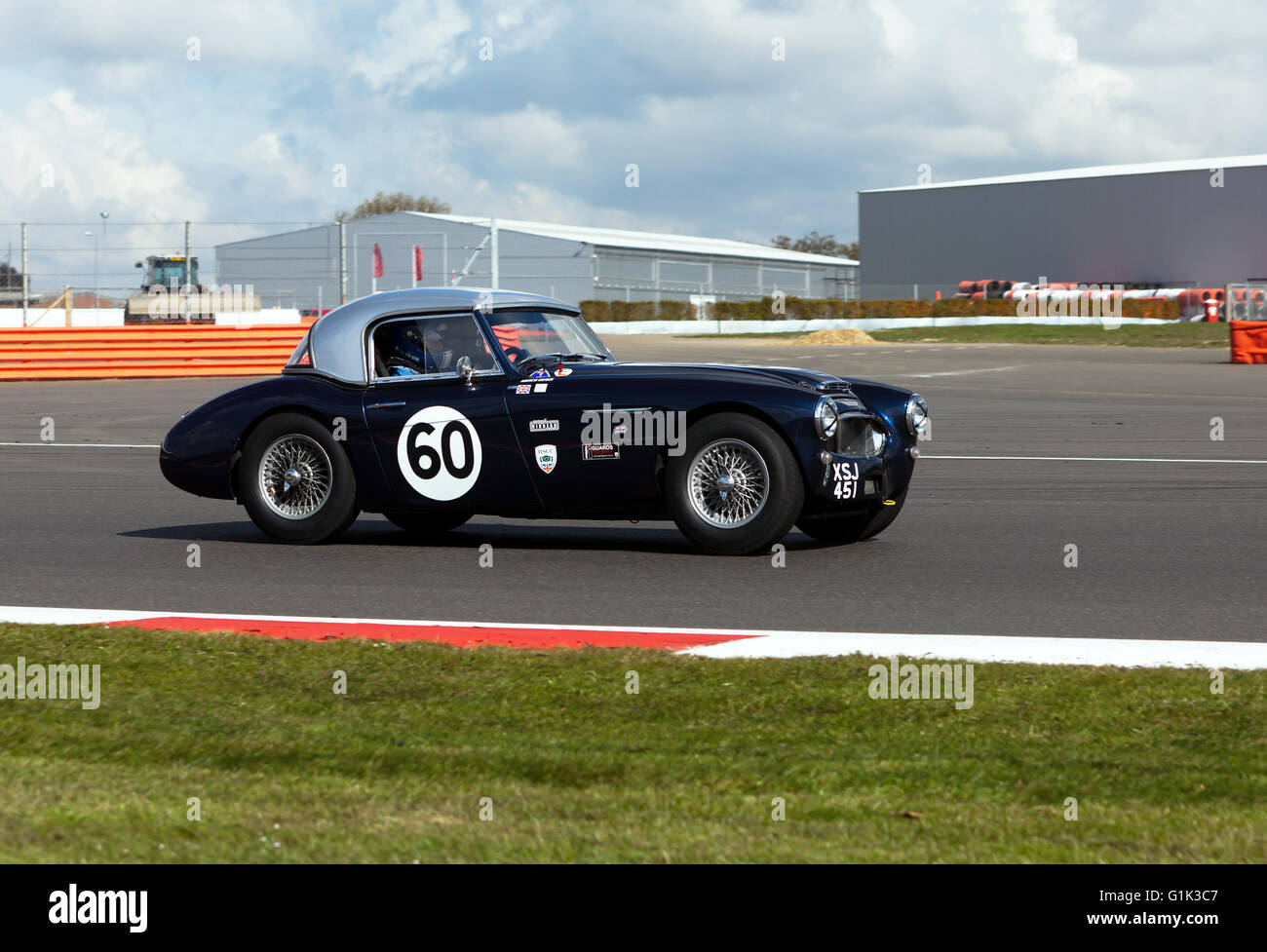 Ein Austin Healey 3000Mk1 Test tagsüber Silverstone Classic Media Stockfoto