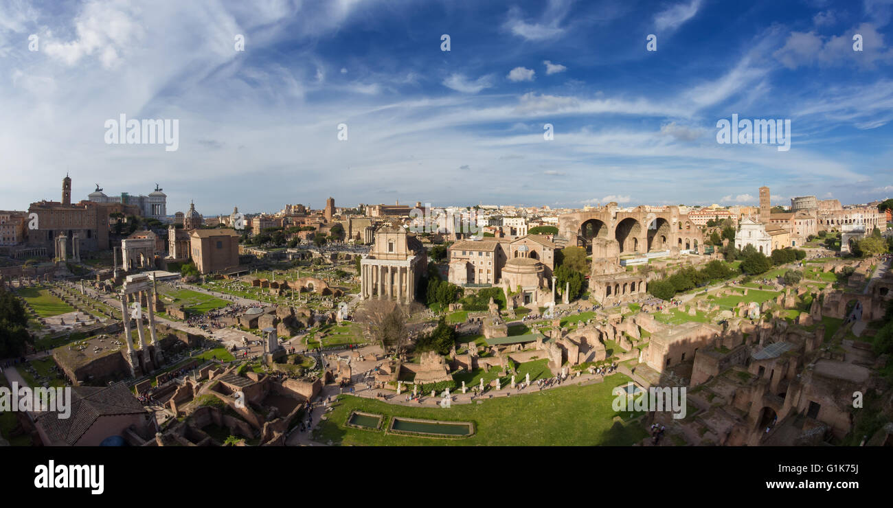 Panorama des Forum Romanum - Weitwinkel Version, Rom, Italien Stockfoto