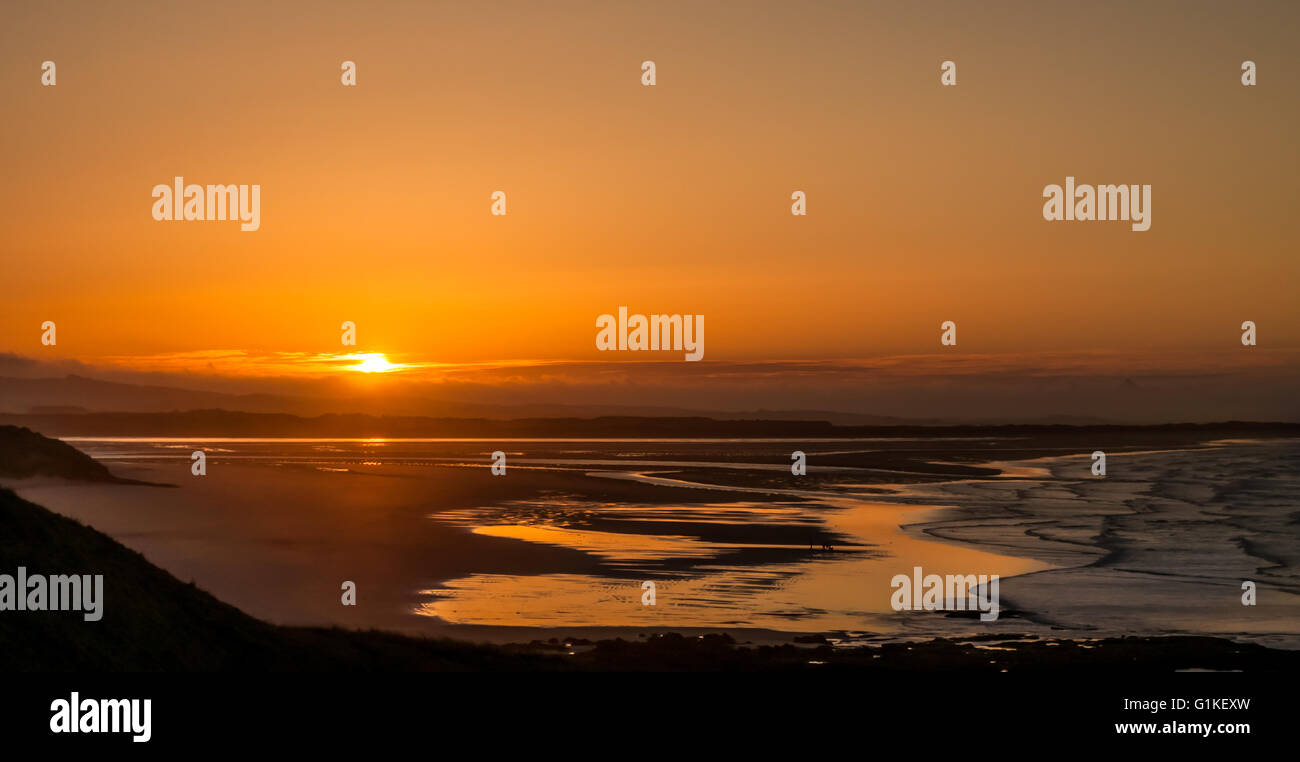 Wunderschöne Bamburgh bei Sonnenuntergang Stockfoto