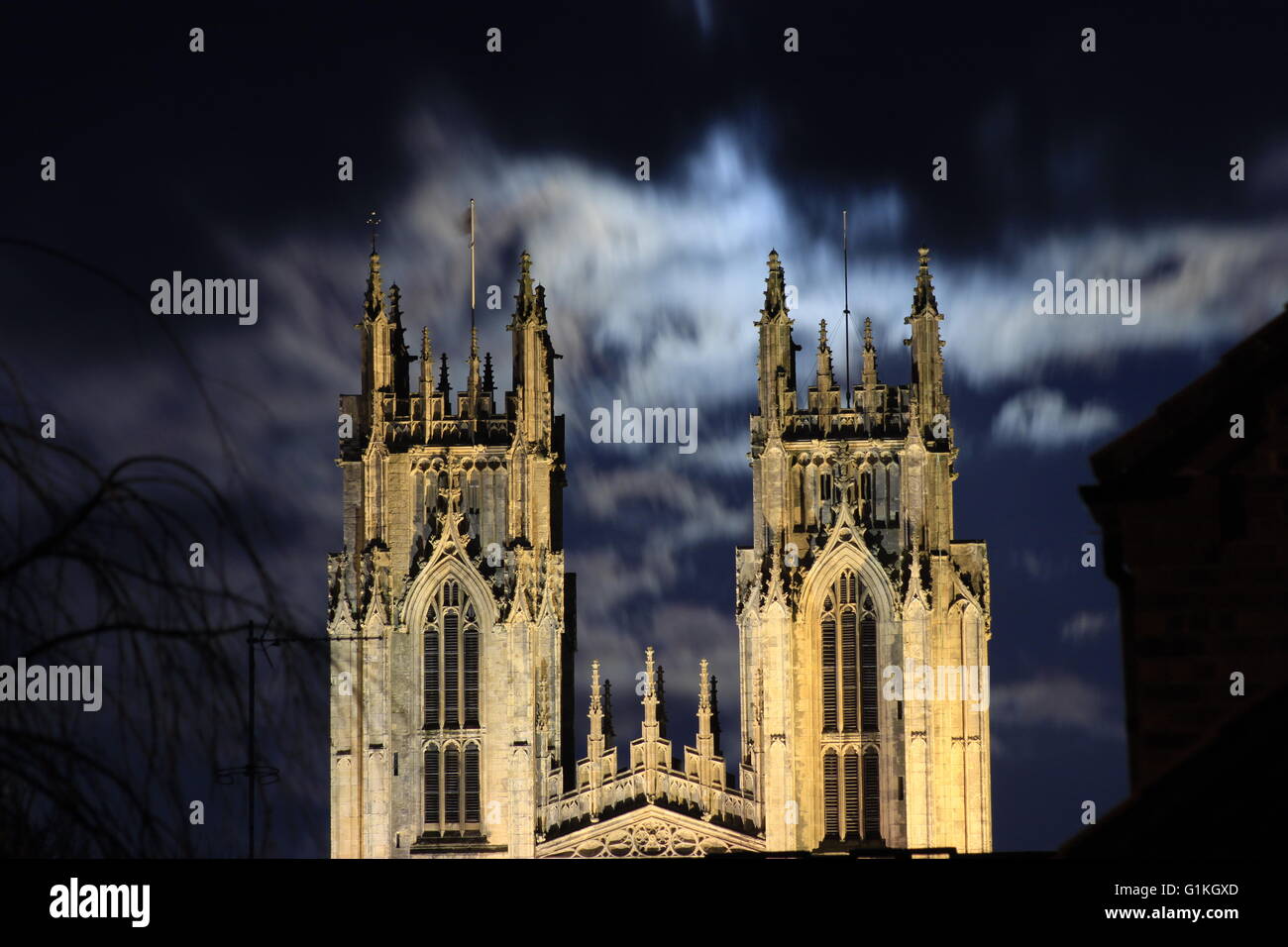 Beverley Minster gotische Kirche mit hellen Mond beleuchtet. Stockfoto