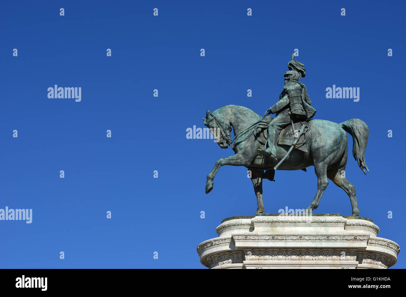 Bronzene Reiterstatue des Königs von Italien aus monumentalen Altar Vittoriano in Rom, gegründet 1910 von Bildhauer Chiaradia. Stockfoto