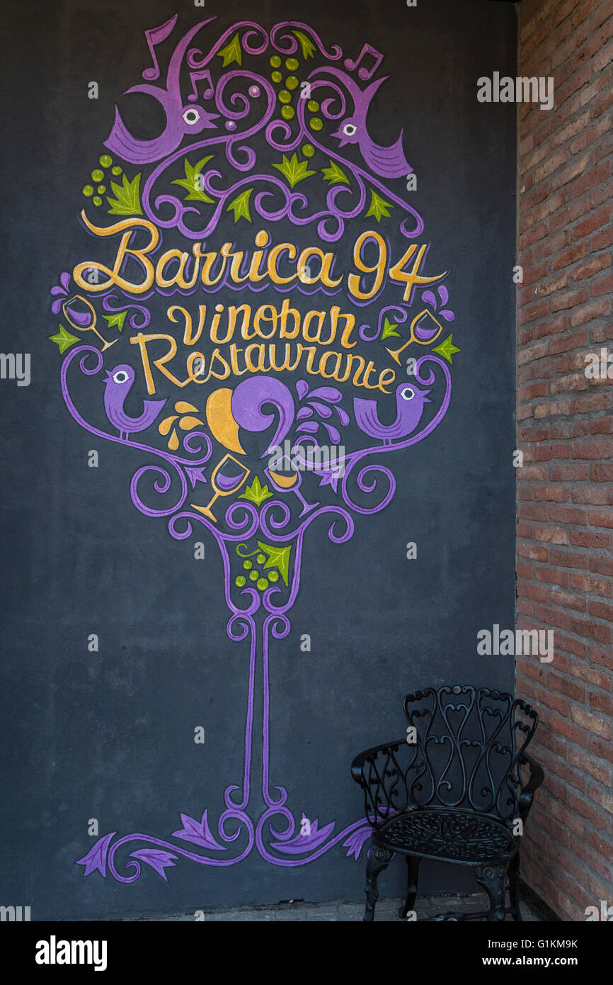 Das Barrica 94 Restaurant melden Sie im Patio Bellavista auf Pio Nono Street, Providencia, Santiago, Chile, Südamerika. Stockfoto