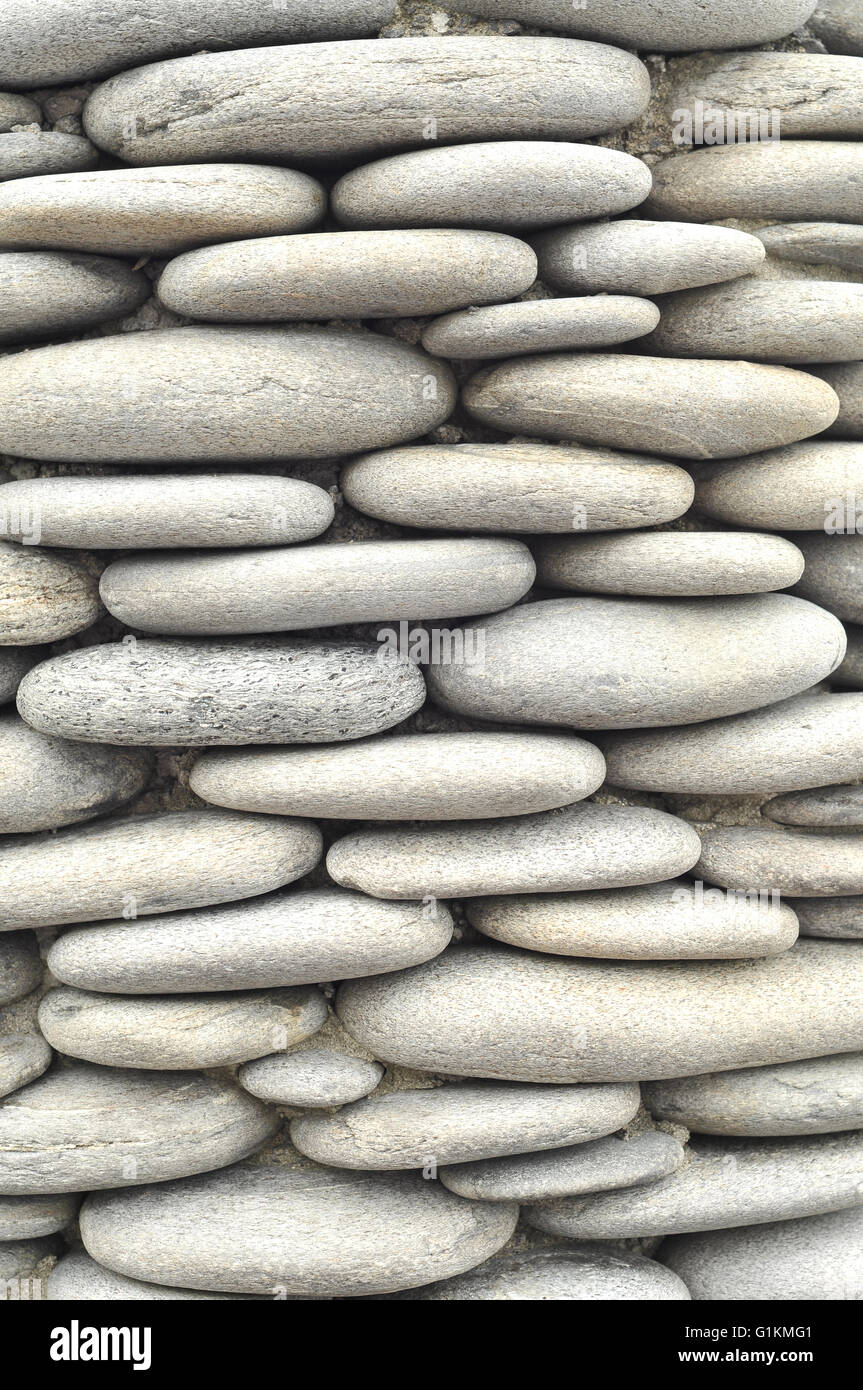 Wand aus flachen Steinen Stockfoto