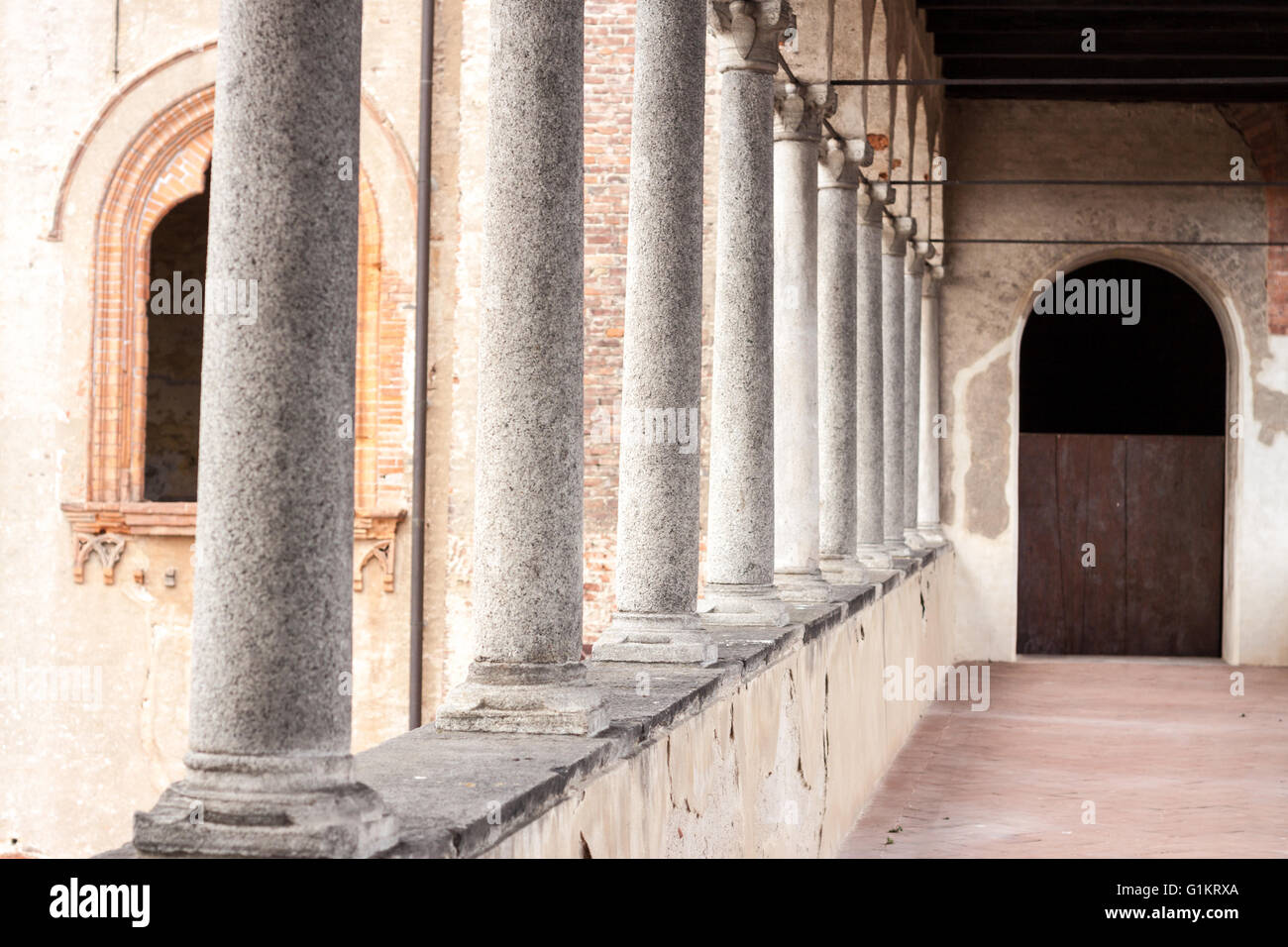 Brücke mit mittelalterlichen Vorhalle für den Zugriff auf die Falknerei. Vigevano, Lombardei. Italien Stockfoto