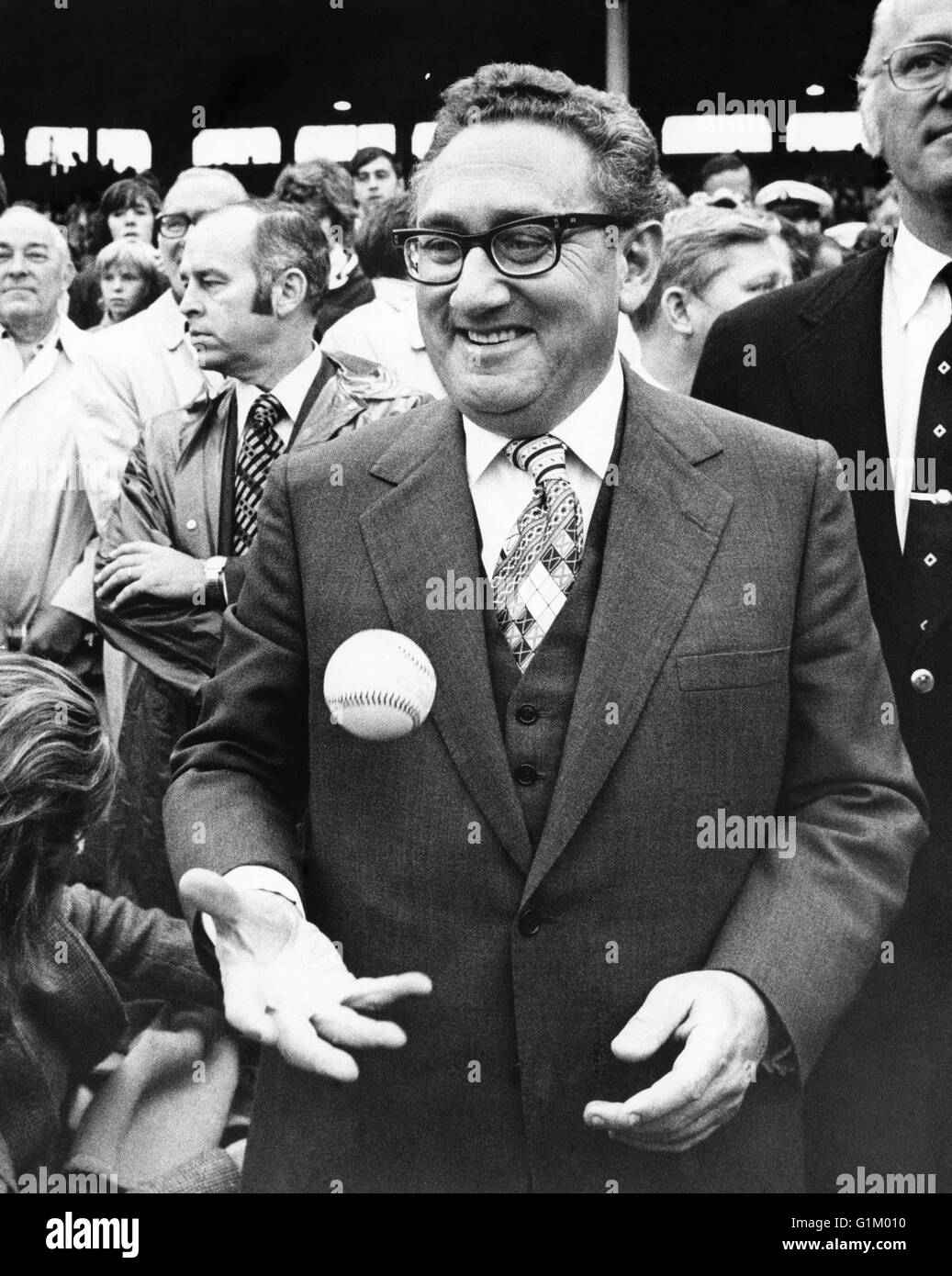 HENRY KISSINGER (1923-).  Deutschstämmiger US-amerikanischer Diplomat. Fotografiert im Fenway Park in Boston, Massachusetts während der Weltmeisterschaft 1975. Stockfoto