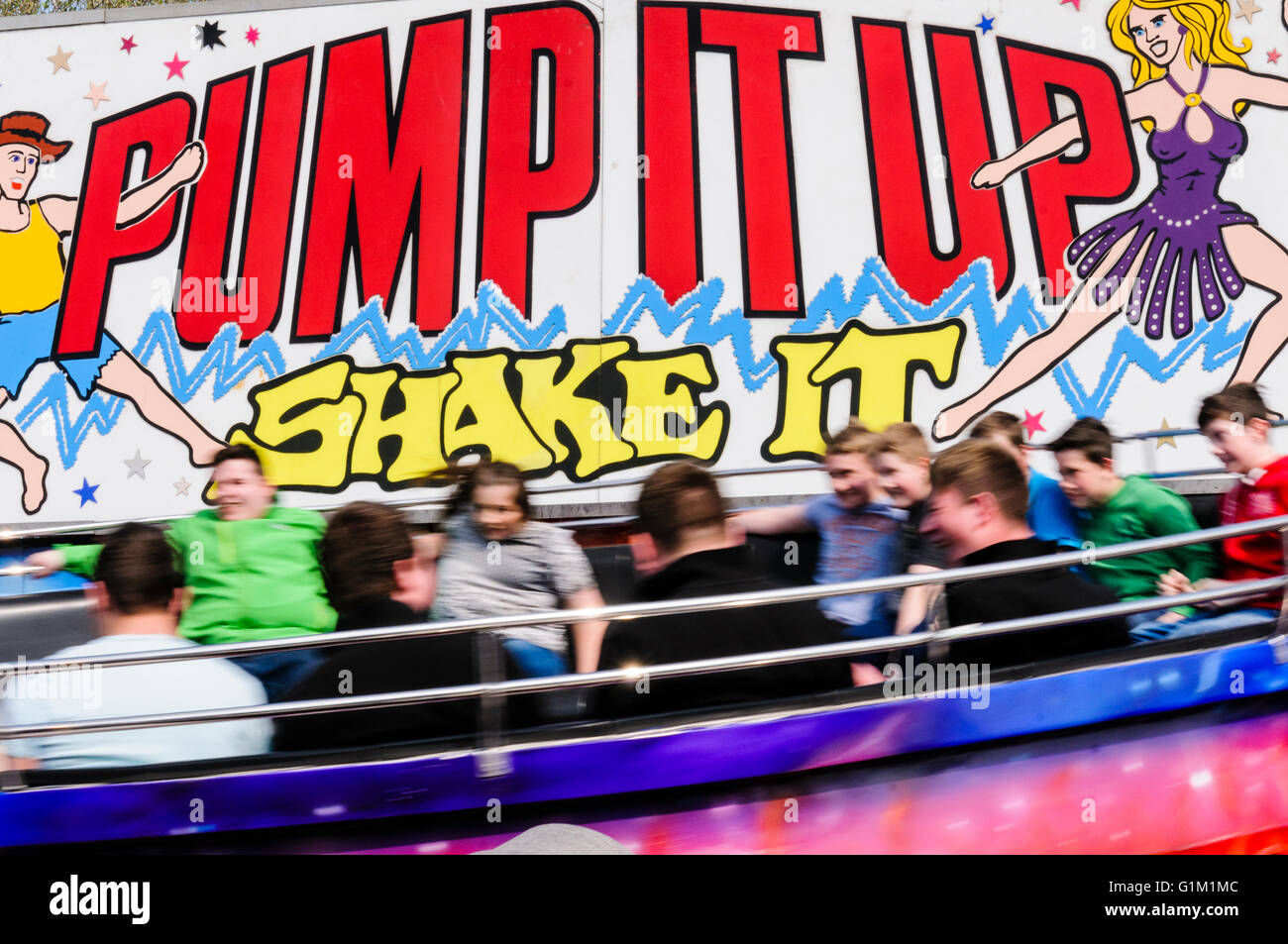 "Pump It Up" zentrifugale Shaker Messegelände fahren Stockfoto