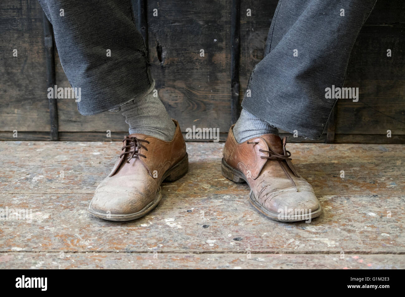 Mann mit Vintage-Schuhen Stockfoto