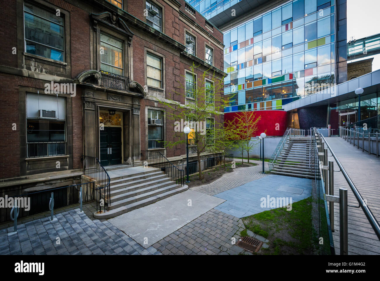Medical Sciences Building und die FitzGerald-Gebäude an der University of Toronto in Toronto, Ontario. Stockfoto