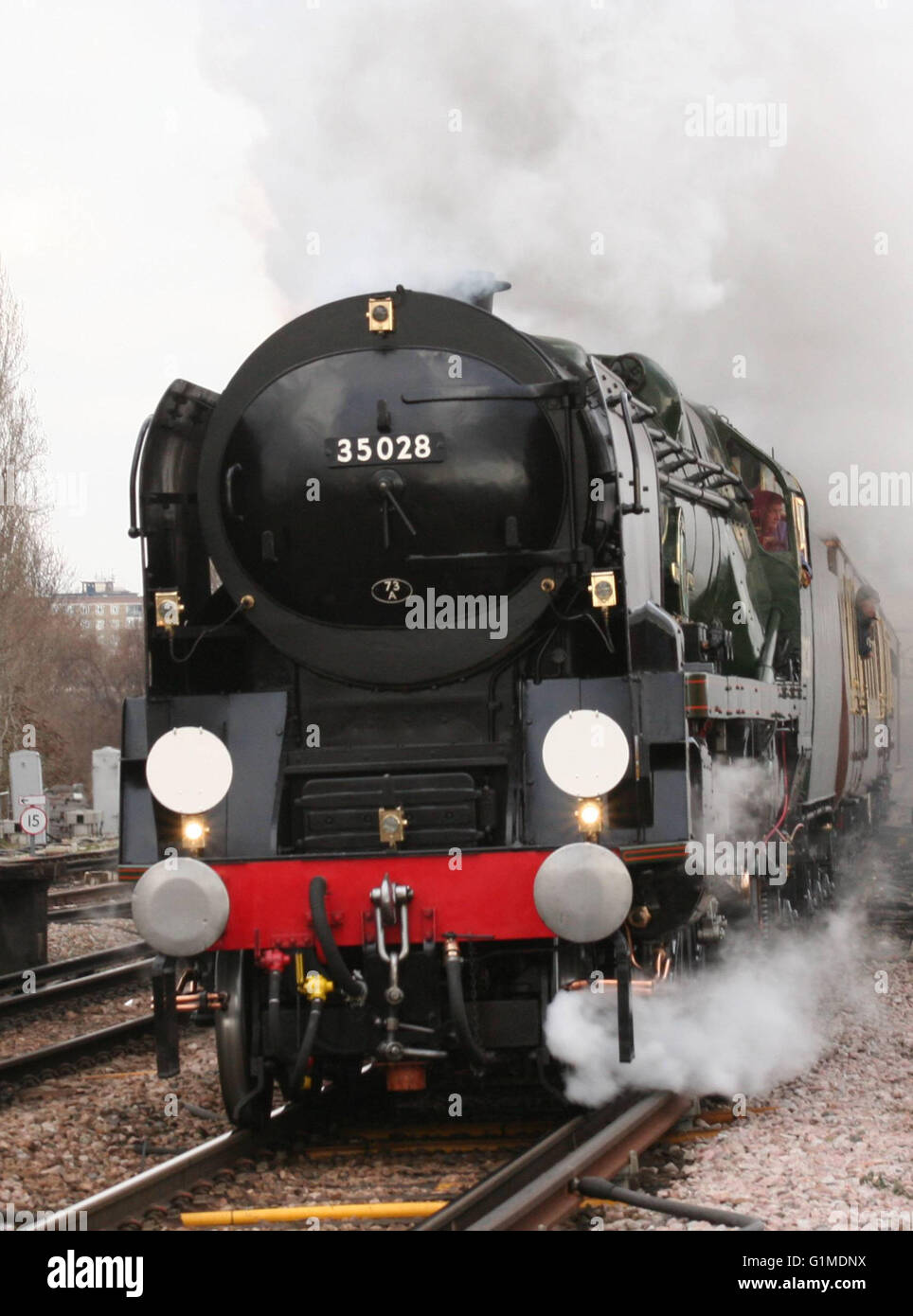 35028 Clan Line in Clapham Junction mit VSOE Pullmans Stockfoto