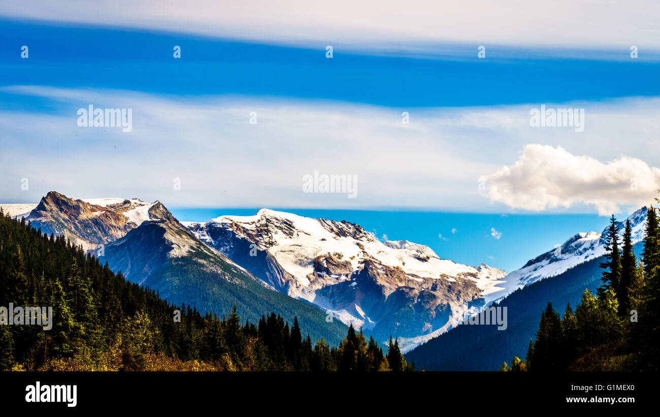 Die Berggipfel rund um Rogers Pass in den Rocky Mountains in British Columbia Stockfoto