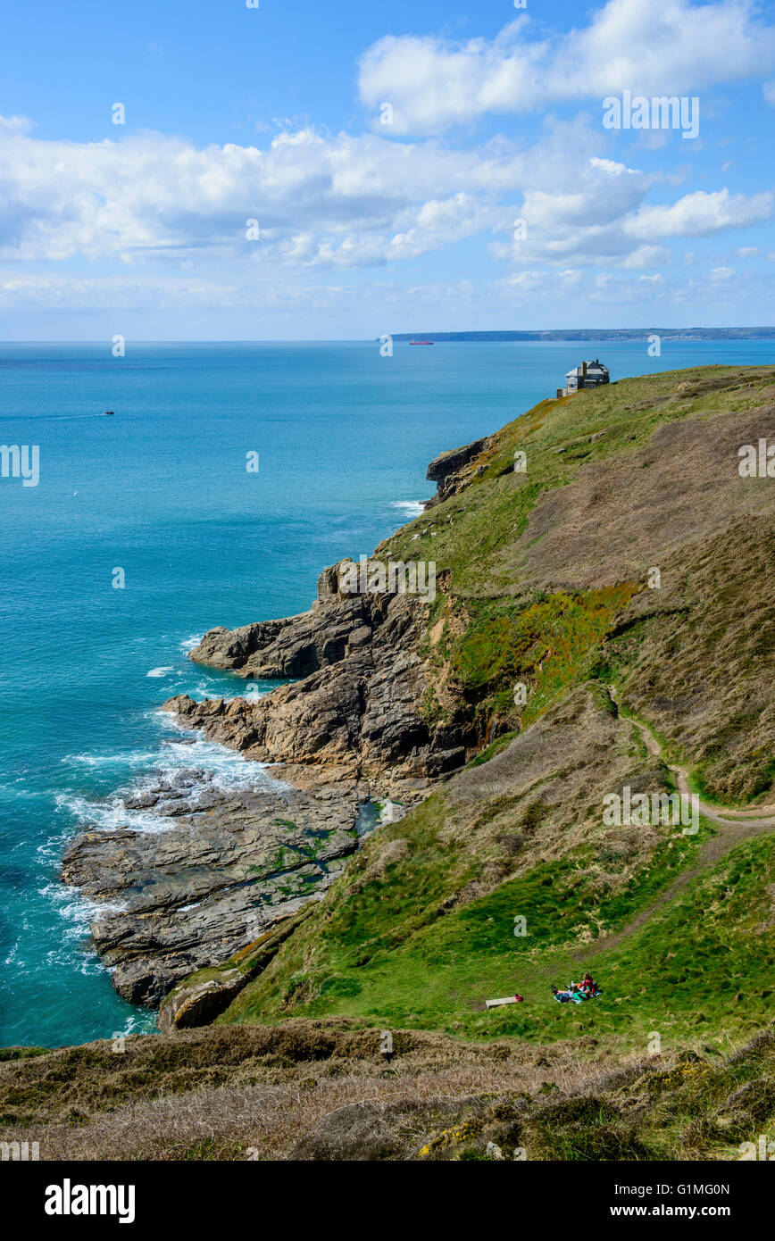 Rinsey Head an der Südküste Cornwalls, an einem sonnigen Frühlingstag, westlich von England. Stockfoto