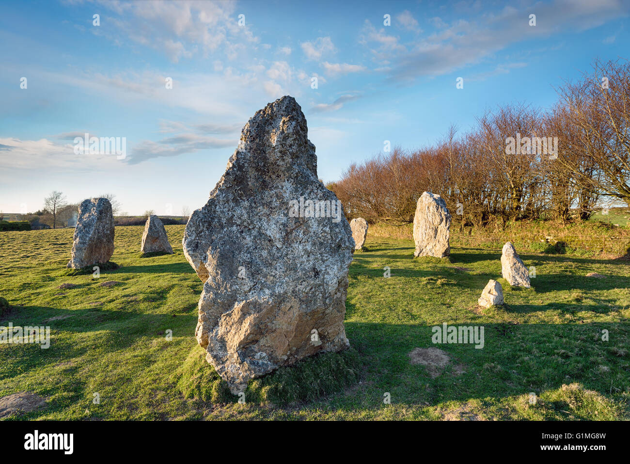 Stehend mit Steinen Duloe Steinkreis in der Landschaft von Cornwall Stockfoto