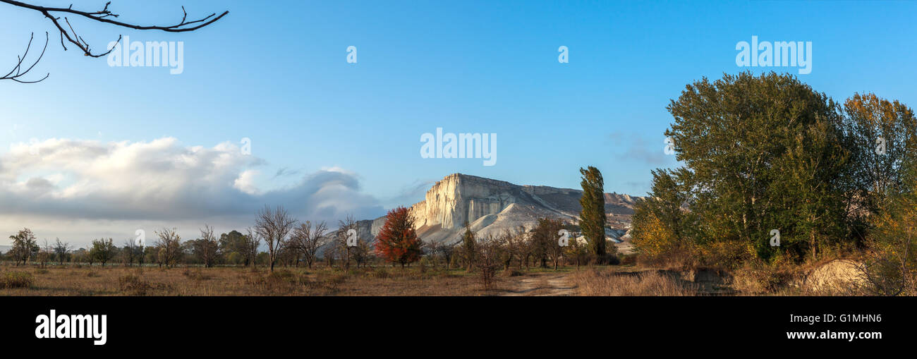 alten Garten inmitten der Felsen Stockfoto