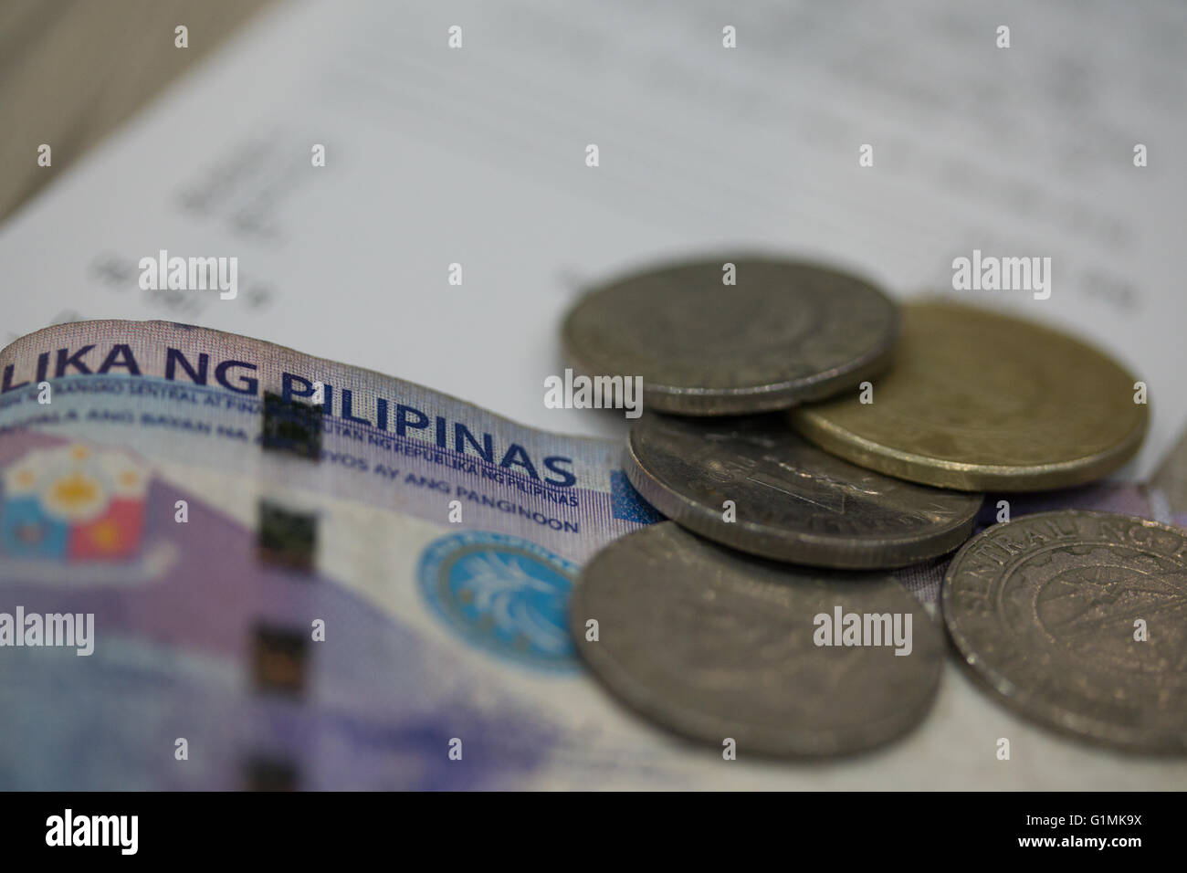 Philippinische Banknoten & aktuellen Umlaufmünzen. Stockfoto