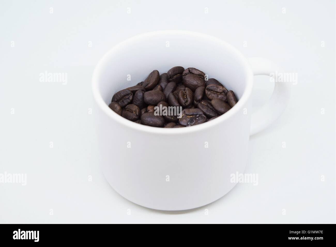 Eine Tasse Kaffee Bohnen. Stockfoto