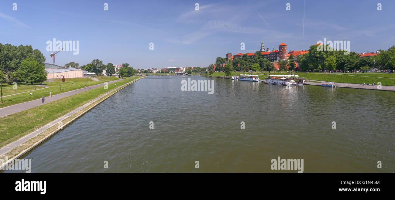 Malerische Aussicht auf den Wawel Königsschloss in Krakau / Polen / Panorama Stockfoto