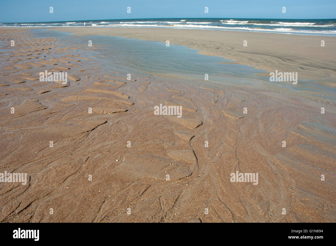 Gezeitenbecken und Sand Muster, Ormond Beach, FL Stockfoto