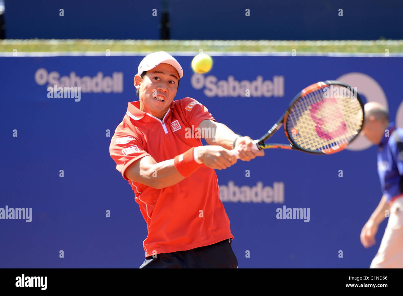 BARCELONA - 21 APR: Kei Nishikori (japanische Tennisspielerin) spielt bei der ATP Barcelona Open Banc Sabadell. Stockfoto