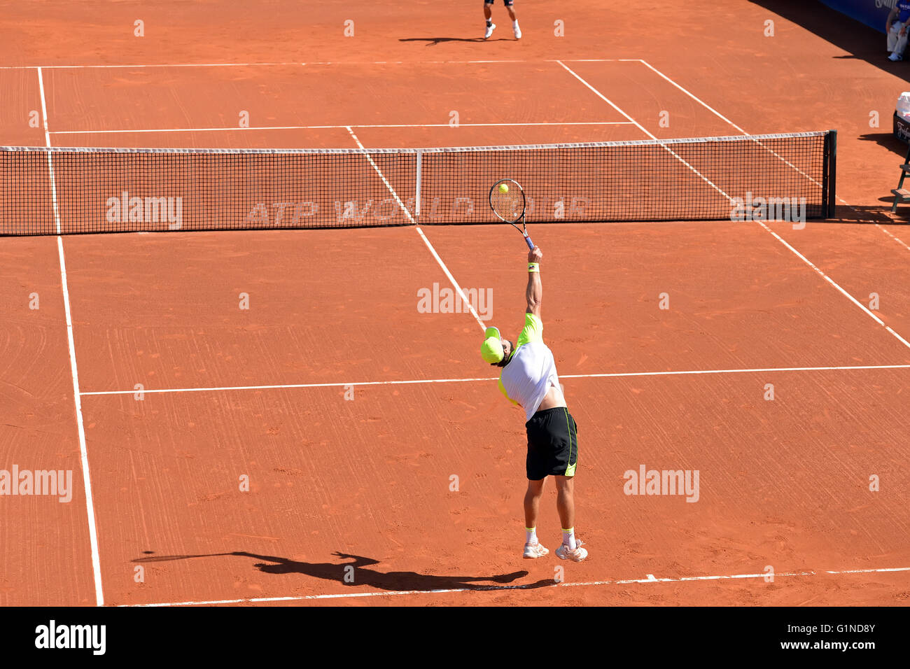 BARCELONA - 21 APR: Teymuraz Gabashvili (Tennisspieler aus Russland) spielt bei der ATP Barcelona Open Banc Sabadell. Stockfoto