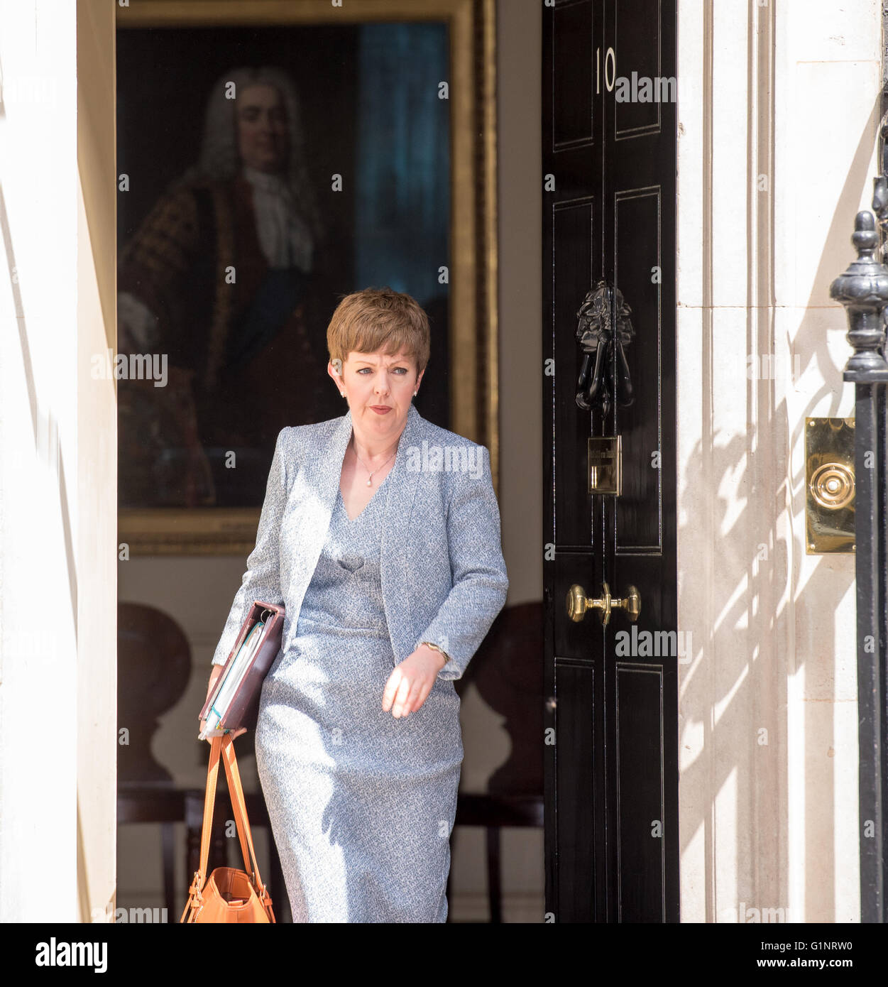London, UK, 17. Mai 2016 Baroness Stowell, Führer des House Of Lords,, verlässt 10 Downing Street Credit: Ian Davidson/Alamy Live News Stockfoto