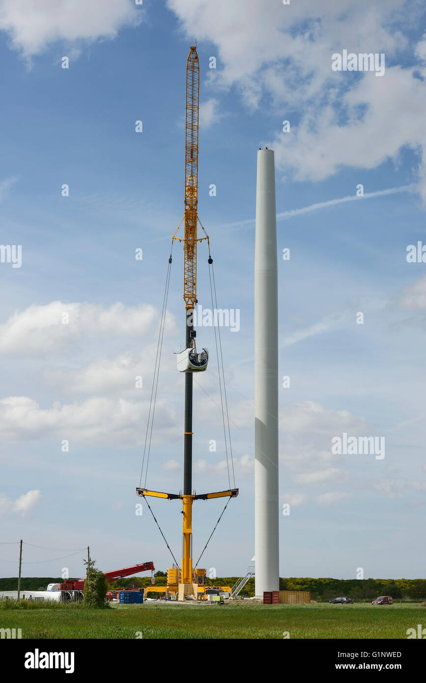 Frodsham, Cheshire, England, UK. 17. Mai 2016. Bau eines neunzehn Turbinen an Frodsham Windpark. Die Turbinen sind werden hergestellt von der deutschen Firma Nordex und die Website von Peel Energy nach ihrer Fertigstellung betrieben werden. Andrew Paterson/Alamy Live-Nachrichten Stockfoto