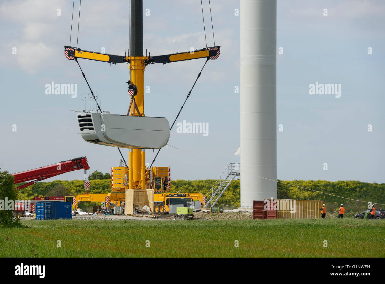 Frodsham, Cheshire, England, UK. 17. Mai 2016. Bau eines neunzehn Turbinen an Frodsham Windpark. Die Turbinen sind werden hergestellt von der deutschen Firma Nordex und die Website von Peel Energy nach ihrer Fertigstellung betrieben werden. Andrew Paterson/Alamy Live-Nachrichten Stockfoto