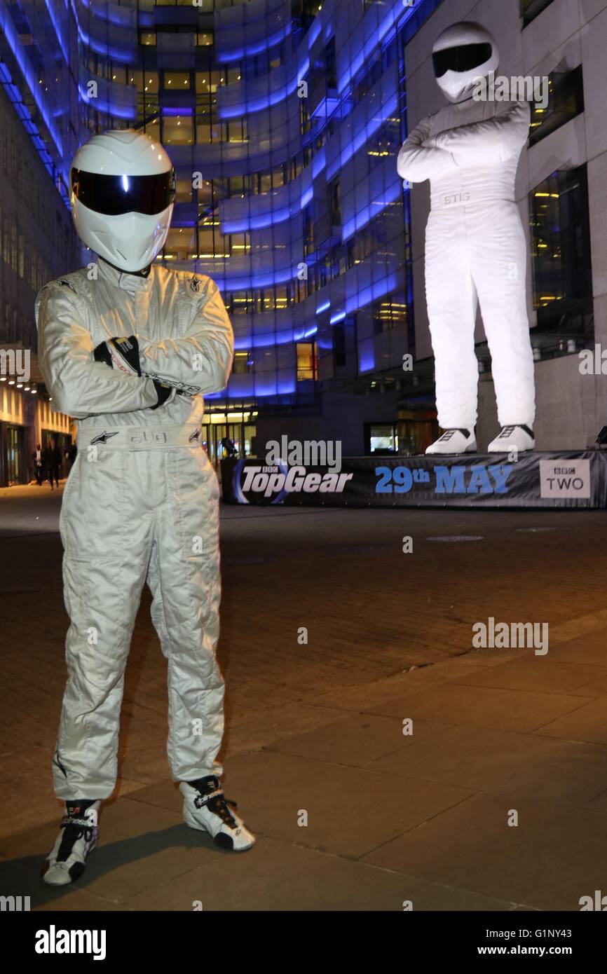 London, UK. 17. Mai 2016. Ein riesiges Modell von Stig ist außerhalb der BBC in London, die neue Serie von Top Gear starten aufgestellt. Bildnachweis: David Johnson/Alamy Live-Nachrichten Stockfoto