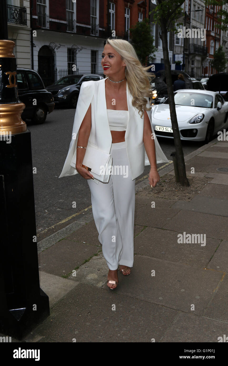 London, UK. 17. Mai 2016. X Factor star Chloe Paige kommt bei der Dr. Vincent Wong Biofibre Haar Behandlung Vorstellung in der Harley Street, London. Bildnachweis: David Johnson/Alamy Live-Nachrichten Stockfoto