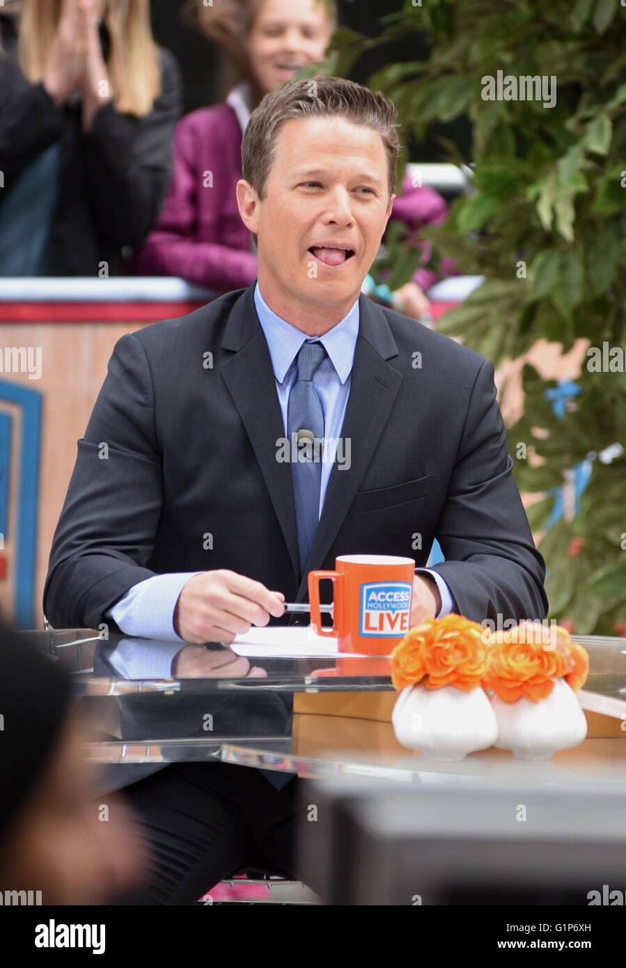 New York, NY, USA. 18. Mai 2016. Billy Bush auf Access Hollywood unterwegs für Promi-Schnappschüsse - Mi, New York, NY 18. Mai 2016. Bildnachweis: Derek Sturm/Everett Collection/Alamy Live-Nachrichten Stockfoto