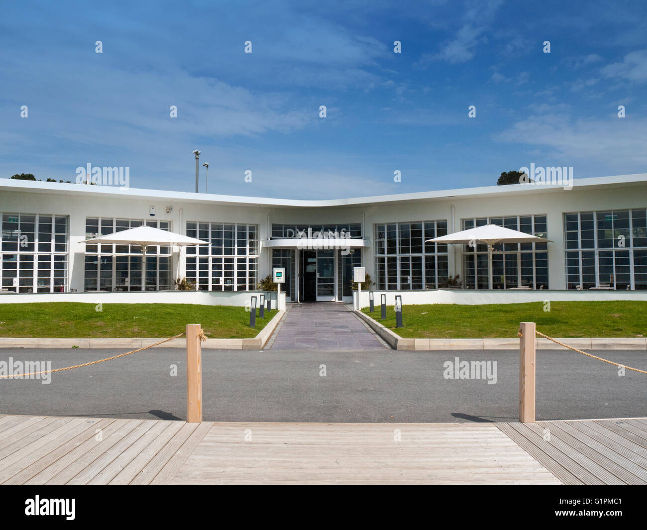 Ehemalige Morannedd Cafe, entworfen von Clough Williams-Ellis-Architekten jetzt Dylon Restaurant, Criccieth Gwynedd Wales UK Stockfoto