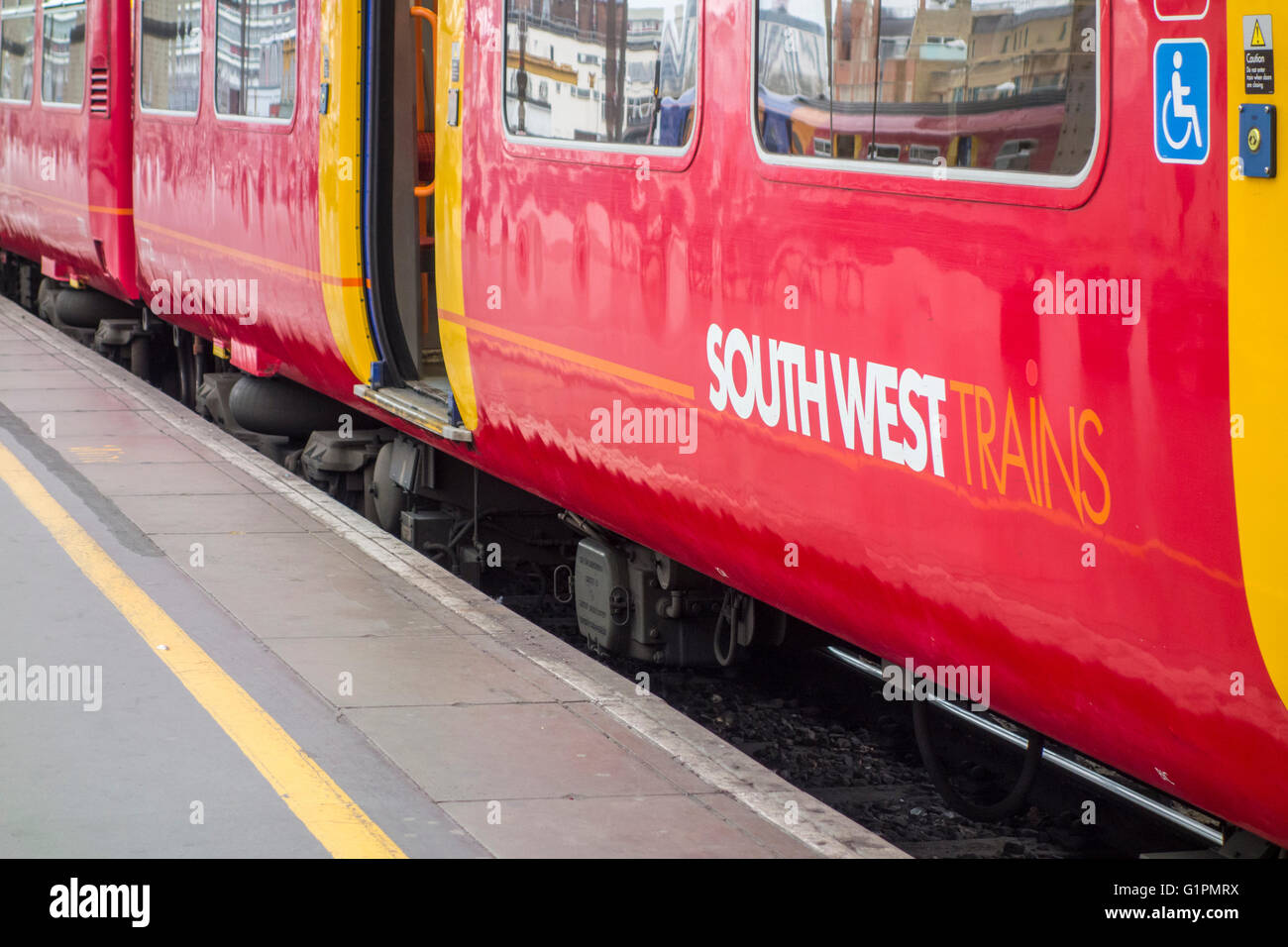 Süd-West-Züge-Service an London Waterloo Station, UK. Stockfoto