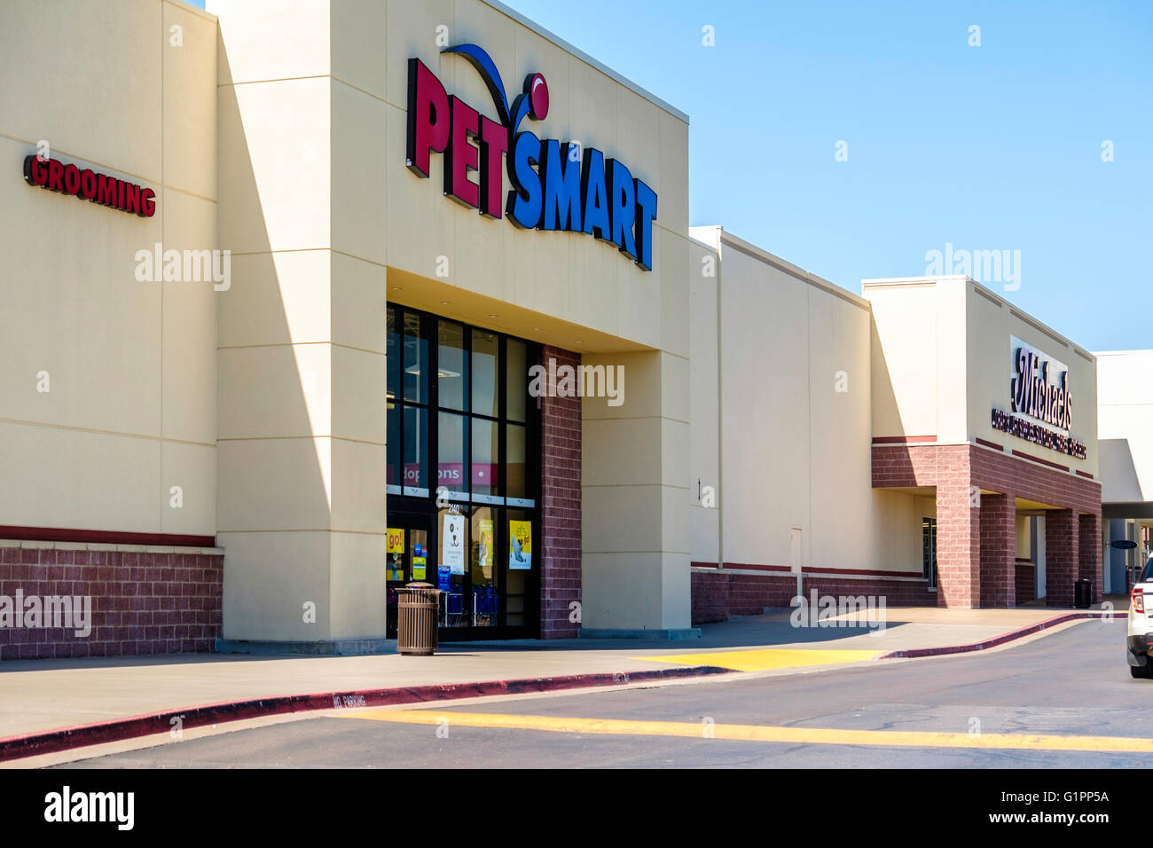 Das Exterieur ein Petsmart Geschäft Umgang mit waren für Haustiere auf Memorial Road in Oklahoma City, Oklahoma, USA. Stockfoto
