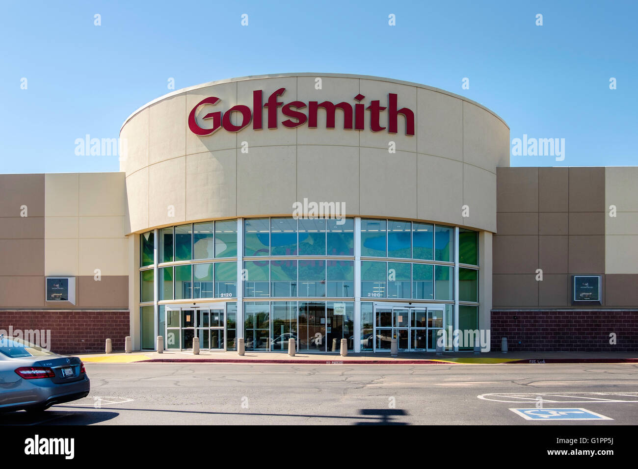 Das äußere des Golfsmith oder Golfsmith International, ein High-Tec Multi-Channel-Händler von Golfausrüstung. Oklahoma City, Ok Stockfoto