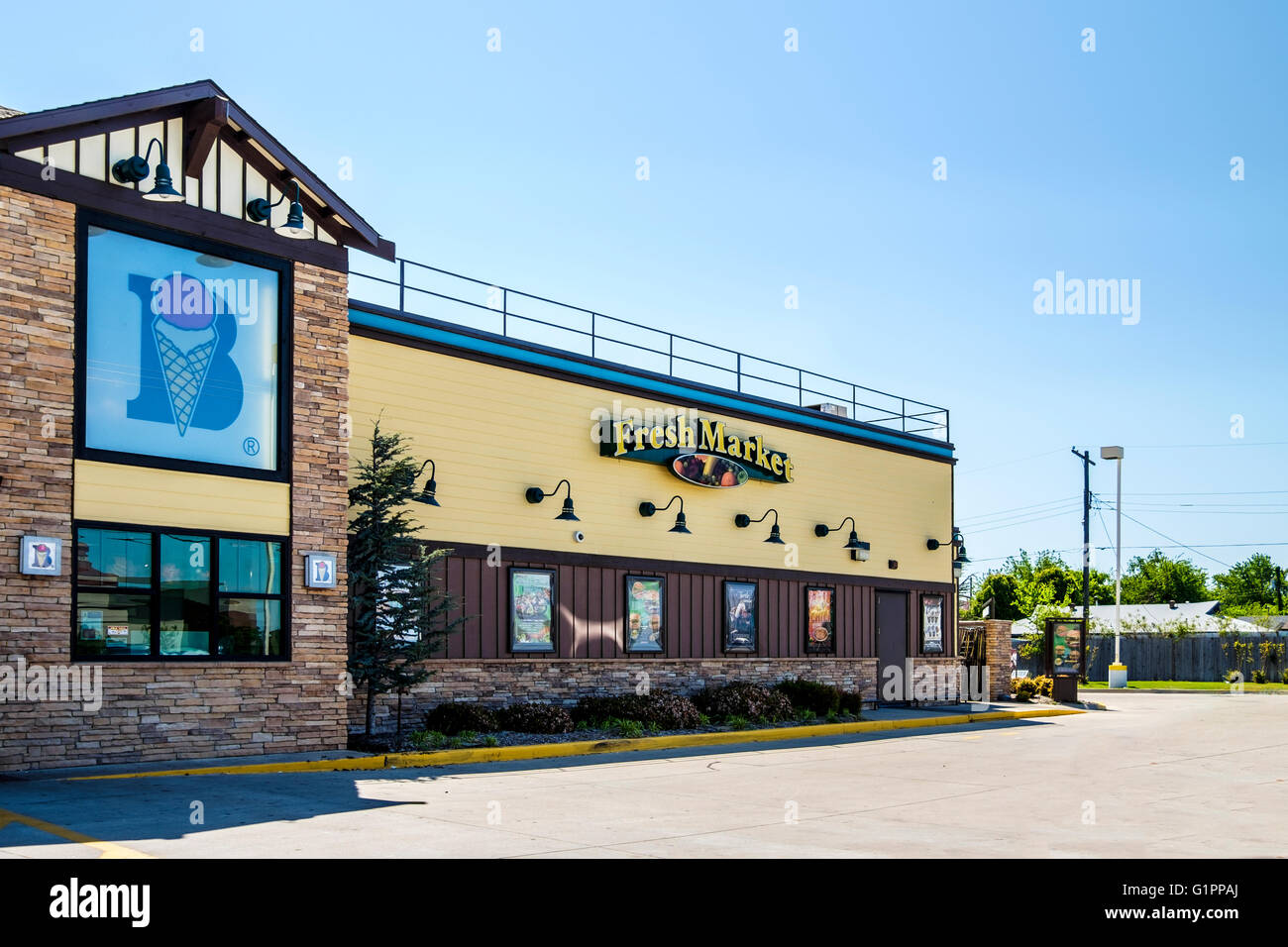 Das Exterieur des einen Braum Restaurant Sandwiches und Eis. Stockfoto