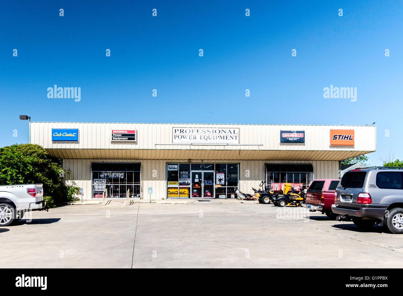 Das Exterieur des Professional Power Equipment, ein Geschäft in Oklahoma City, Oklahoma, USA. Stockfoto